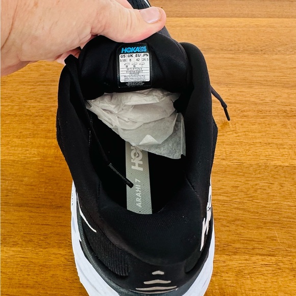 HOKA One Clifton 8 Women’s 9.5B Black White Mesh Shoes Sneakers Worn a Few Times - Picture 7 of 9